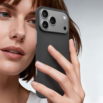 قاب موبایل فیبر کربن آرامید سفارشی با فریم فلزی برای آیفون 17 پرو مکس