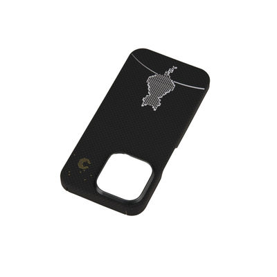 قاب گوشی فیبر کربن آرامید ضد لک با ضخامت 0.8 میلی‌متر و وزن 16 گرم برای آیفون 16 پرو مکس