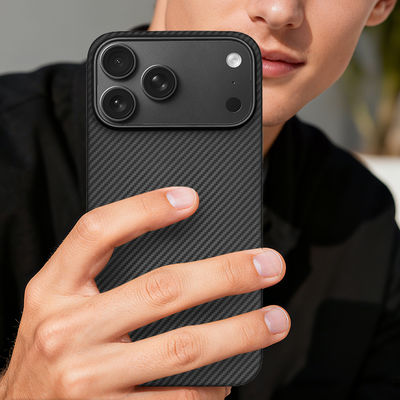 قاب موبایل فیبر کربن آرامید سفارشی با فریم فلزی برای آیفون 17 پرو مکس